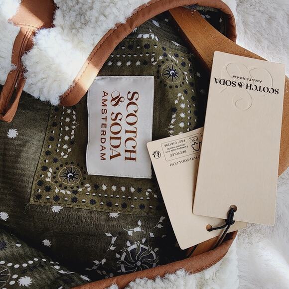 NEW Scotch & Soda Short Teddy Toggle Jacket in Cream - Picture 11 of 13